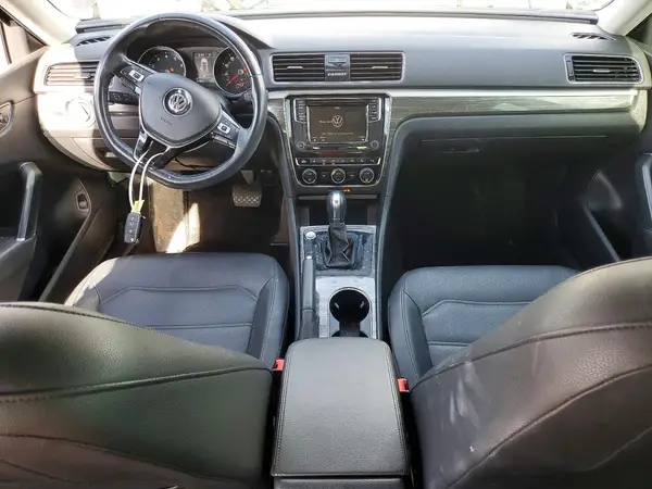 1VWBA7A38JC002356 2018 VOLKSWAGEN PASSAT - Image 8