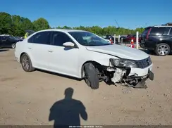 1VWBA7A38JC003569 2018 VOLKSWAGEN PASSAT