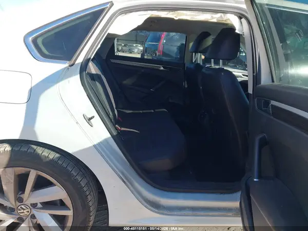 1VWBA7A38JC003569 2018 VOLKSWAGEN PASSAT - Image 8
