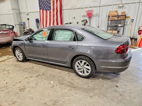 1VWBA7A38JC005919 2018 VOLKSWAGEN PASSAT - Image 2