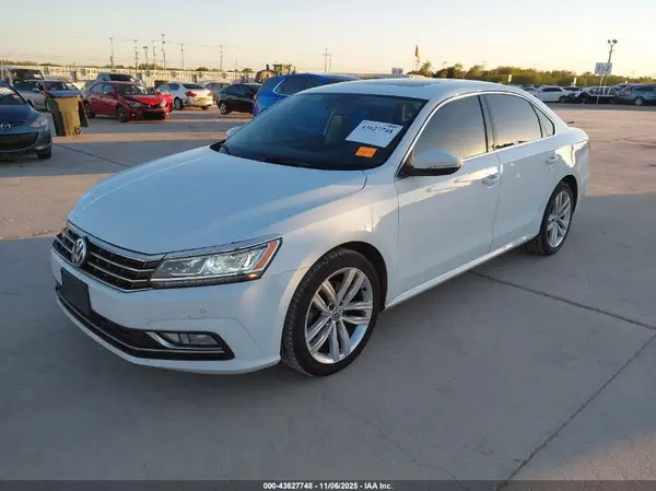 1VWBA7A38JC006214 2018 VOLKSWAGEN PASSAT - Image 2