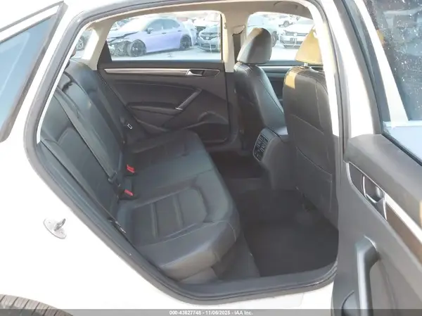 1VWBA7A38JC006214 2018 VOLKSWAGEN PASSAT - Image 8