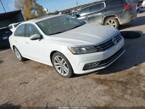 1VWBA7A38JC006617 2018 VOLKSWAGEN PASSAT - Image 1