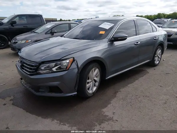 1VWBA7A38JC008402 2018 VOLKSWAGEN PASSAT - Image 2