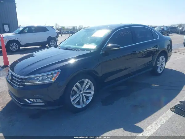 1VWBA7A38JC008657 2018 VOLKSWAGEN PASSAT - Image 2