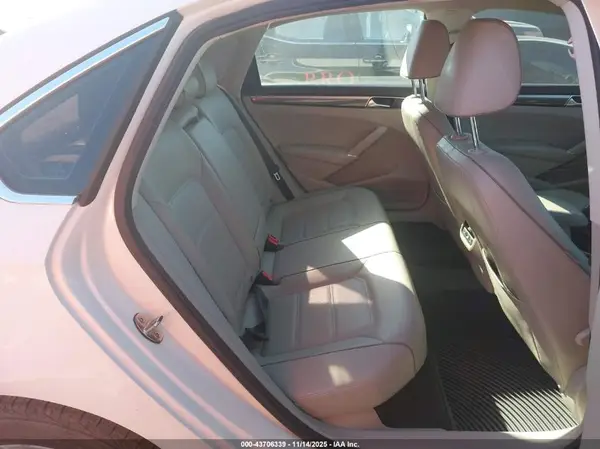 1VWBA7A38JC012434 2018 VOLKSWAGEN PASSAT - Image 8
