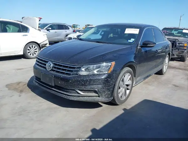 1VWBA7A38JC013471 2018 VOLKSWAGEN PASSAT - Image 2