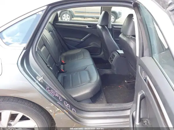 1VWBA7A38JC015592 2018 VOLKSWAGEN PASSAT - Image 8