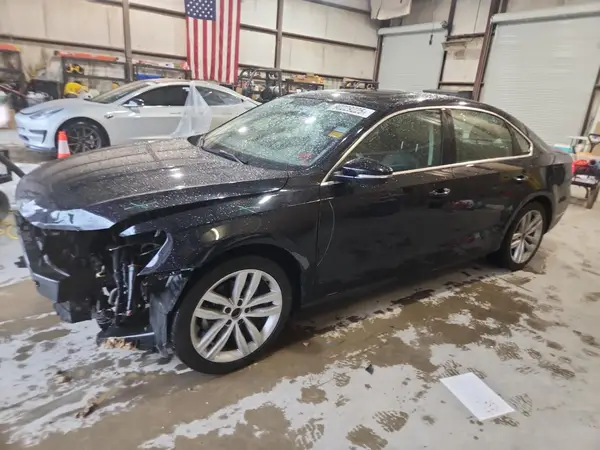 1VWBA7A38JC016676 2018 VOLKSWAGEN PASSAT - Image 1