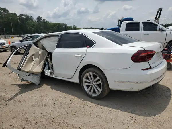 1VWBA7A38JC016936 2018 VOLKSWAGEN PASSAT - Image 2