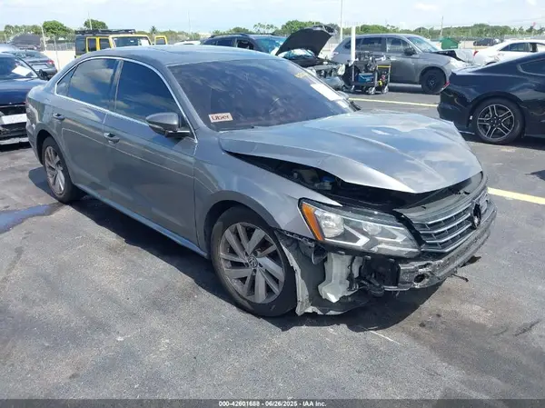1VWBA7A38JC020260 2018 VOLKSWAGEN PASSAT - Image 1