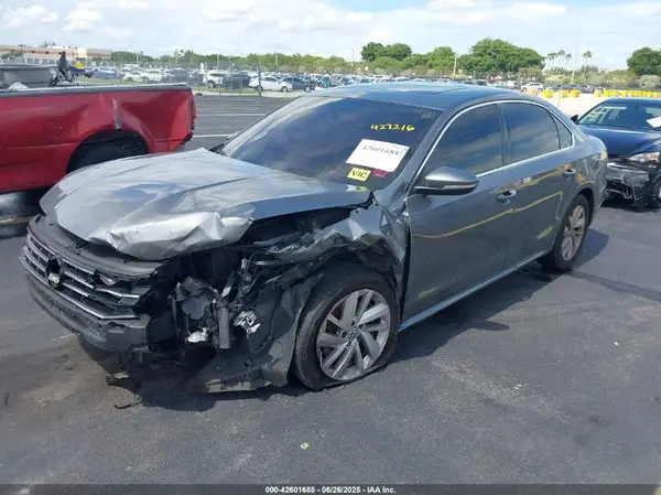 1VWBA7A38JC020260 2018 VOLKSWAGEN PASSAT - Image 2