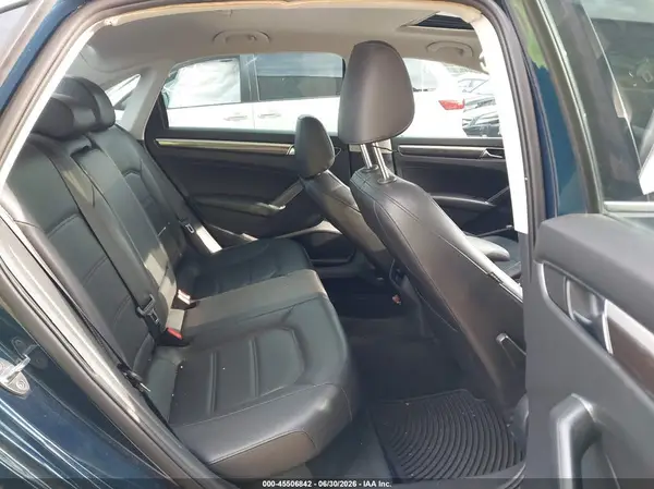 1VWBA7A38JC020307 2018 VOLKSWAGEN PASSAT - Image 8