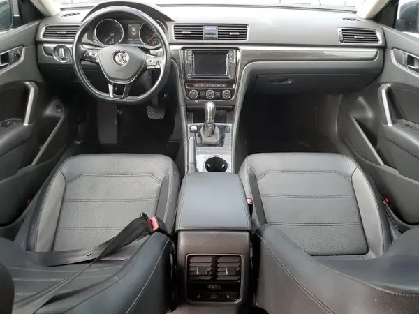 1VWBA7A38JC024664 2018 VOLKSWAGEN PASSAT - Image 8