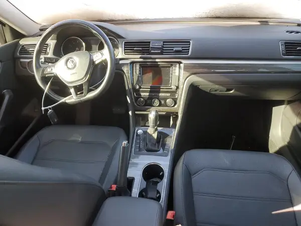 1VWBA7A38JC024938 2018 VOLKSWAGEN PASSAT - Image 8