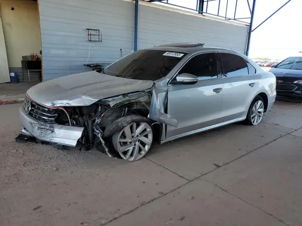 1VWBA7A38JC028178 2018 VOLKSWAGEN PASSAT - Image 1