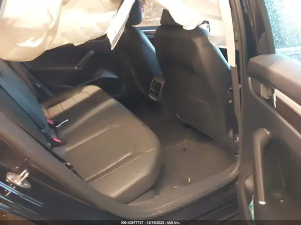 1VWBA7A38JC028813 2018 VOLKSWAGEN PASSAT - Image 8