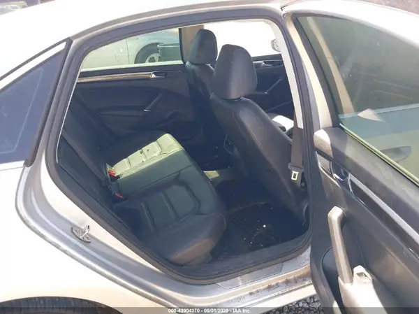 1VWBA7A38JC030660 2018 VOLKSWAGEN PASSAT - Image 8
