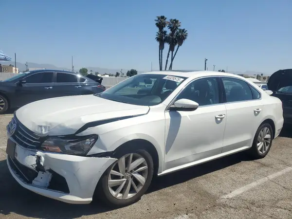 1VWBA7A38JC030965 2018 VOLKSWAGEN PASSAT - Image 1