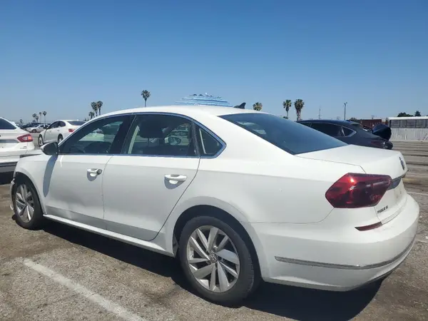 1VWBA7A38JC030965 2018 VOLKSWAGEN PASSAT - Image 2