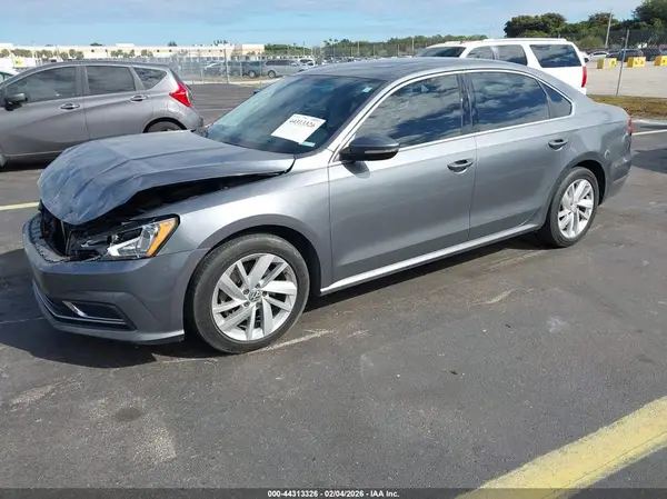 1VWBA7A38JC031355 2018 VOLKSWAGEN PASSAT - Image 2