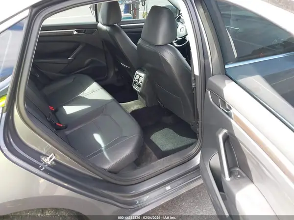 1VWBA7A38JC031355 2018 VOLKSWAGEN PASSAT - Image 8