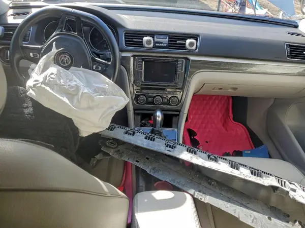 1VWBA7A38JC031548 2018 VOLKSWAGEN PASSAT - Image 8