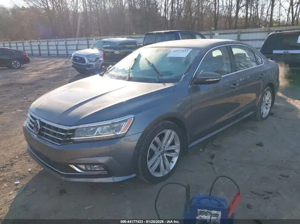 1VWBA7A38JC038614 2018 VOLKSWAGEN PASSAT - Image 2