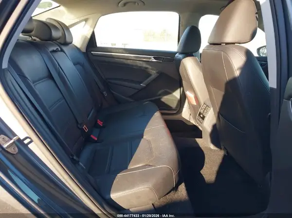 1VWBA7A38JC038614 2018 VOLKSWAGEN PASSAT - Image 8