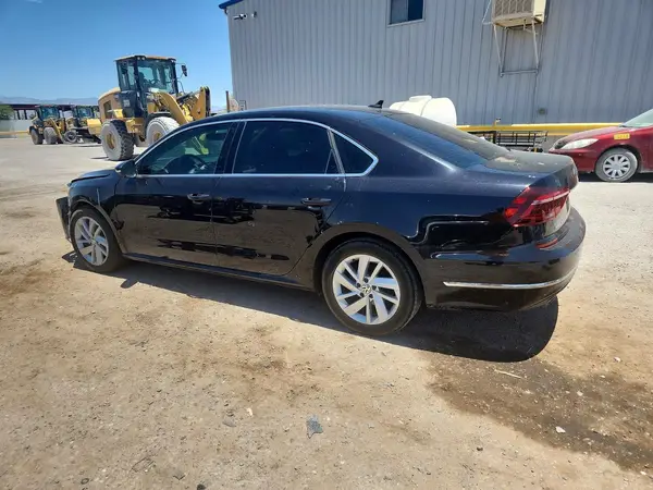 1VWBA7A38JC045482 2018 VOLKSWAGEN PASSAT - Image 2