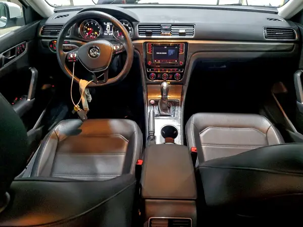 1VWBA7A38JC045966 2018 VOLKSWAGEN PASSAT - Image 8