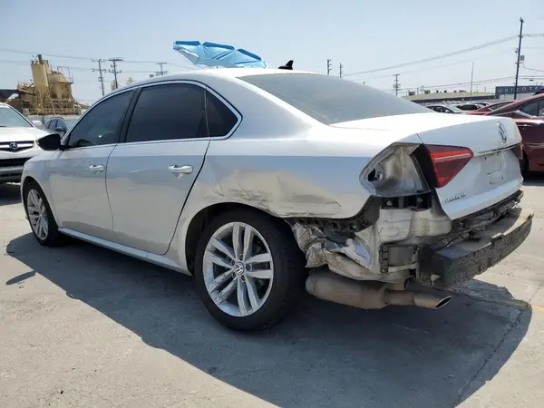 1VWBA7A38JC046115 2018 VOLKSWAGEN PASSAT - Image 2