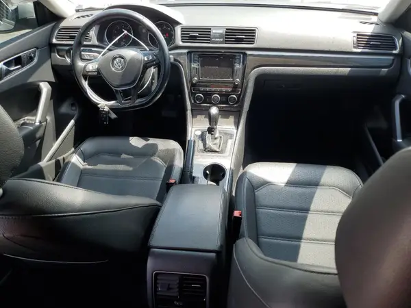 1VWBA7A38JC046115 2018 VOLKSWAGEN PASSAT - Image 8