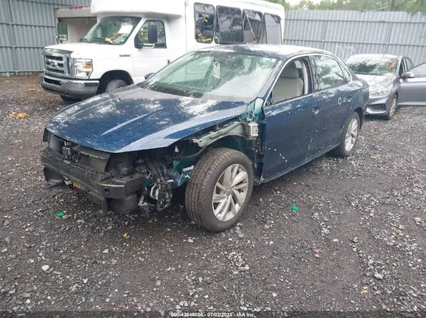 1VWBA7A38JC047295 2018 VOLKSWAGEN PASSAT - Image 2