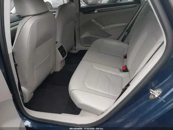 1VWBA7A38JC047295 2018 VOLKSWAGEN PASSAT - Image 8