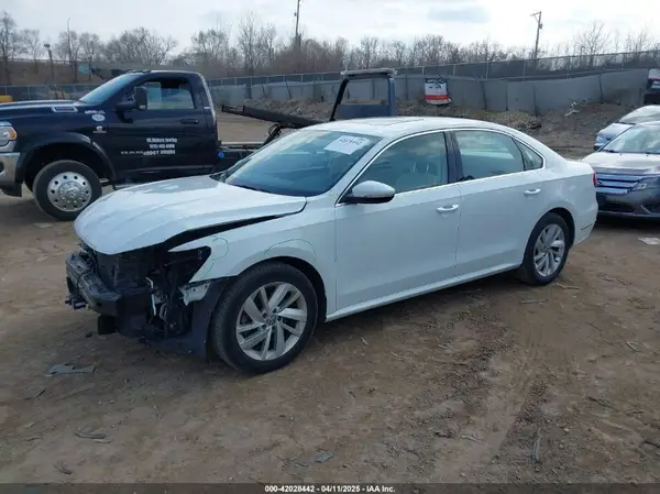1VWBA7A38JC048169 2018 VOLKSWAGEN PASSAT - Image 2