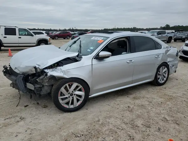 1VWBA7A38JC050049 2018 VOLKSWAGEN PASSAT - Image 1