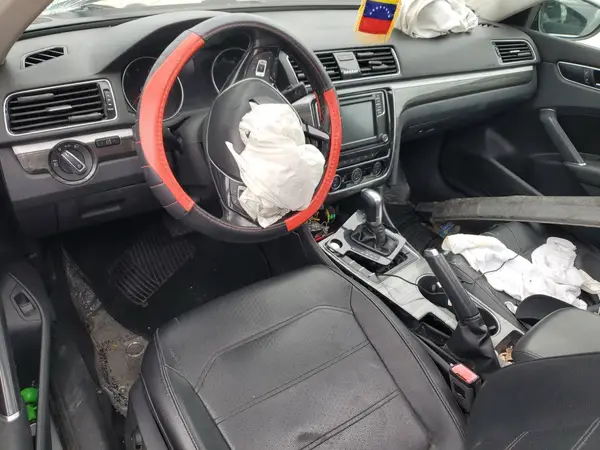 1VWBA7A38JC050049 2018 VOLKSWAGEN PASSAT - Image 8