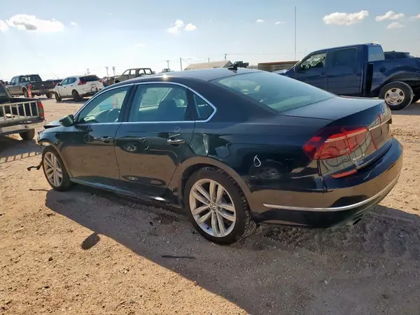 1VWBA7A38JC050519 2018 VOLKSWAGEN PASSAT - Image 2