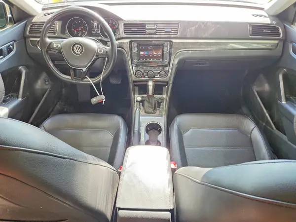 1VWBA7A38JC050777 2018 VOLKSWAGEN PASSAT - Image 8