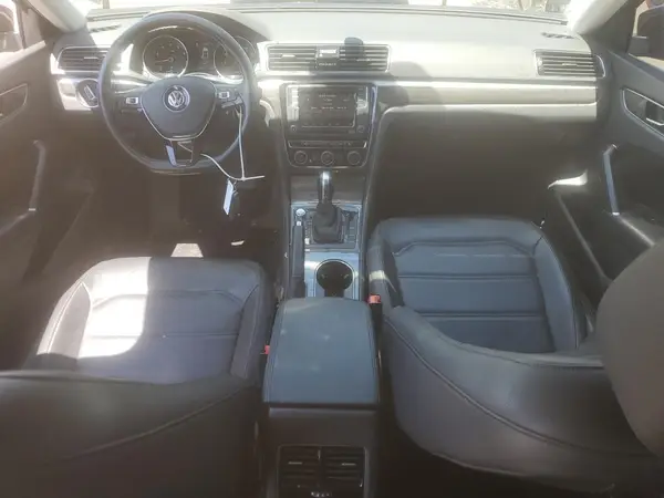 1VWBA7A38JC050973 2018 VOLKSWAGEN PASSAT - Image 8