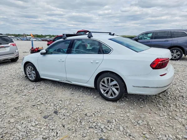 1VWBA7A39JC000518 2018 VOLKSWAGEN PASSAT - Image 2