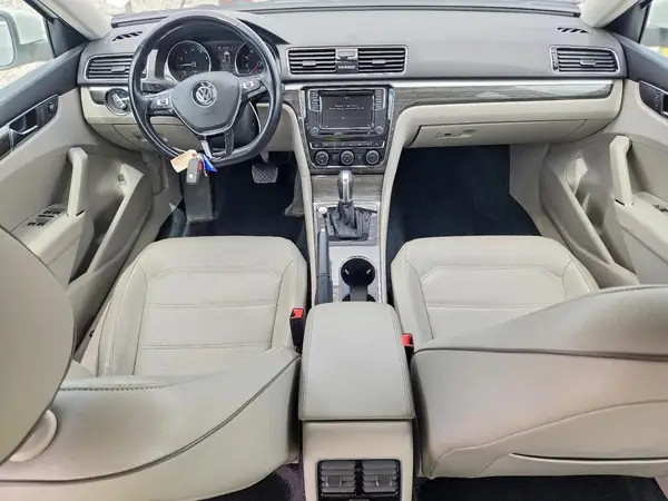 1VWBA7A39JC000518 2018 VOLKSWAGEN PASSAT - Image 8
