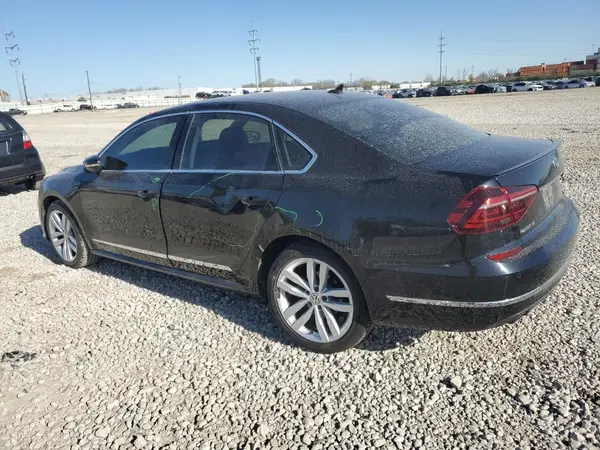 1VWBA7A39JC000826 2018 VOLKSWAGEN PASSAT - Image 2