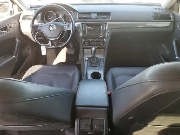 1VWBA7A39JC000826 2018 VOLKSWAGEN PASSAT - Image 8
