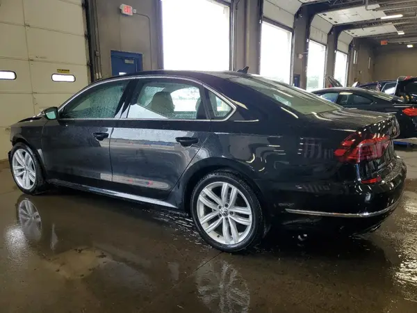 1VWBA7A39JC000941 2018 VOLKSWAGEN PASSAT - Image 2