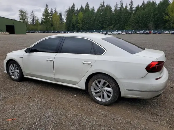 1VWBA7A39JC004598 2018 VOLKSWAGEN PASSAT - Image 2