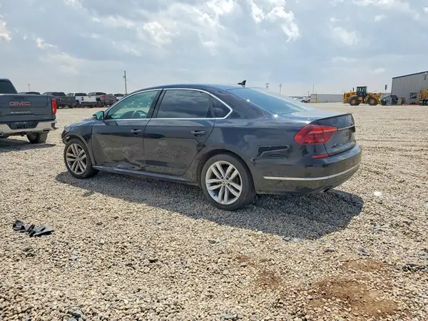 1VWBA7A39JC008215 2018 VOLKSWAGEN PASSAT - Image 2