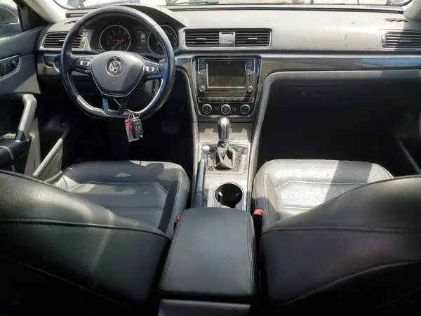 1VWBA7A39JC008215 2018 VOLKSWAGEN PASSAT - Image 8