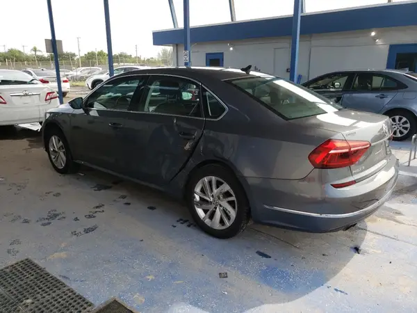 1VWBA7A39JC009638 2018 VOLKSWAGEN PASSAT - Image 2